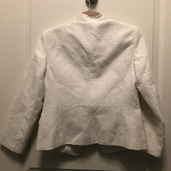 Ann Taylor Lace Eyelet Cream Light Blazer 0P - Picture 2 of 7